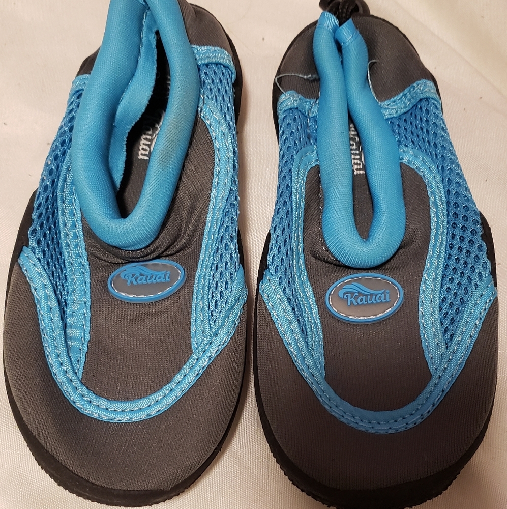 3 For 23$ Kids Aqua Shoes - Blue and Gray